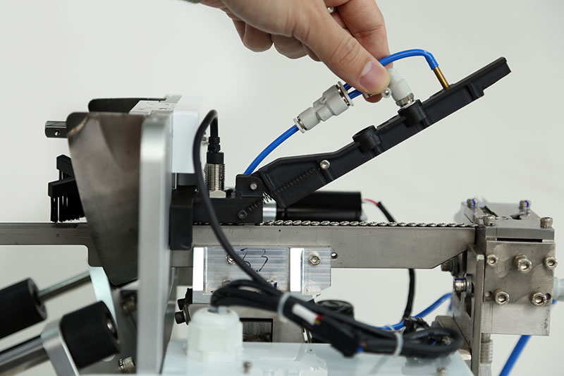 自動打螺絲機(jī) 自動鎖螺絲機(jī)